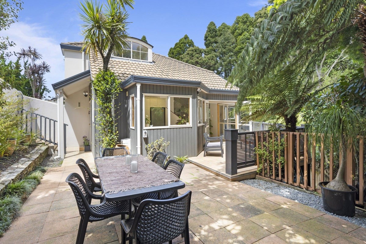 1/31 Holdaway Avenue, Northcote, Auckland - Carousel 1