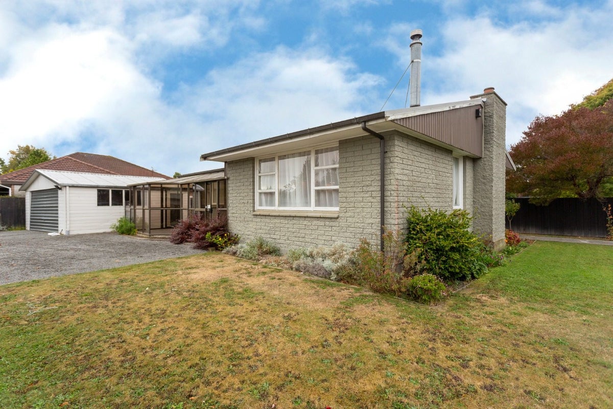 28 Barnes Road, Redwood, Christchurch - Carousel 1