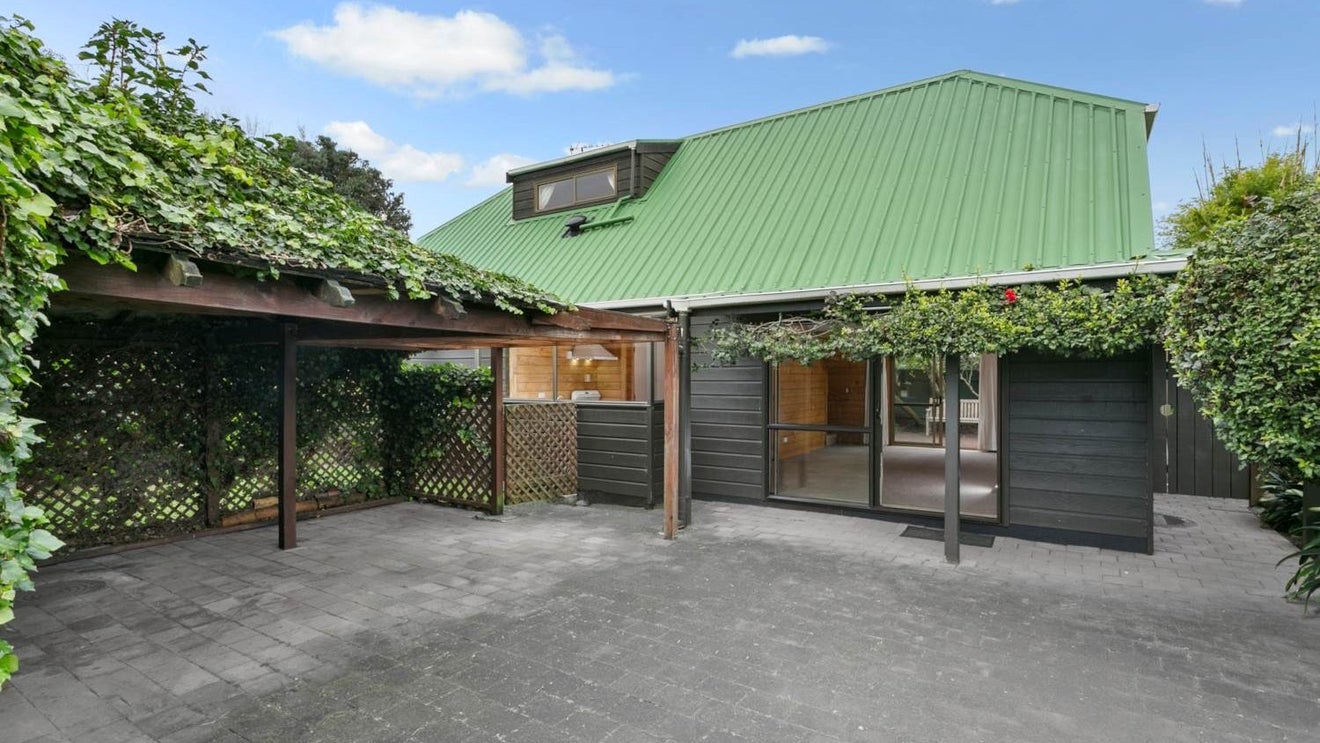 22A Beckenham Avenue, Royal Oak, Auckland - Carousel 1
