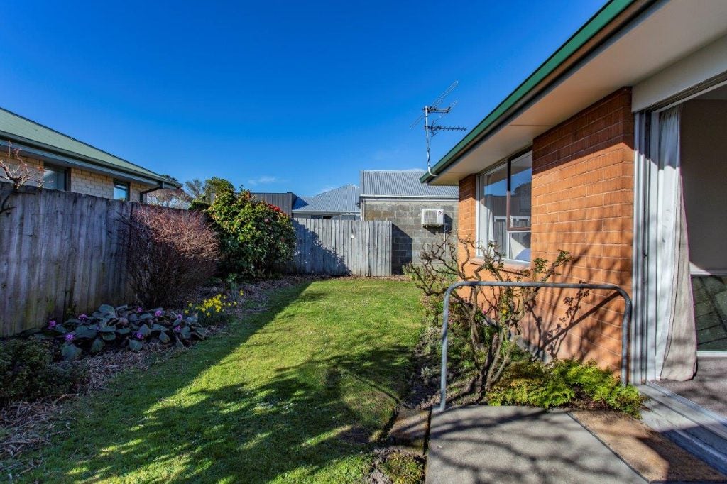 2/26 Trafalgar Street, St Albans, Christchurch - Carousel 11