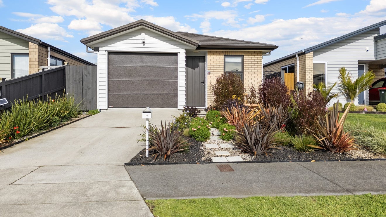 16 Farmland Road, Papakura, Papakura - Carousel 1