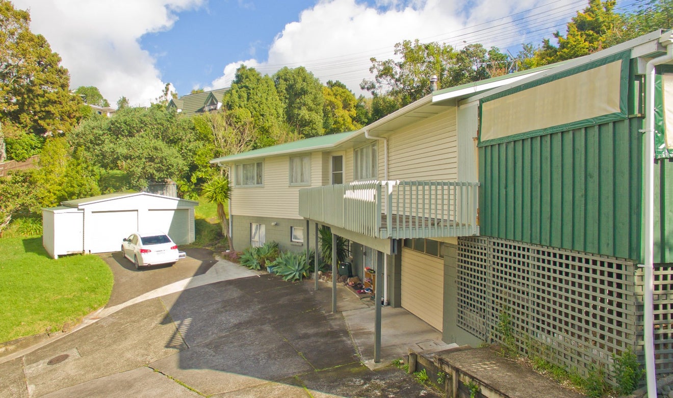 16 Cypress Place, Sunnynook, Auckland - Carousel 2