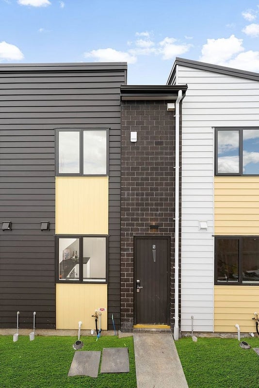 13/3226 Great North Road, New Lynn, Auckland - Carousel 1