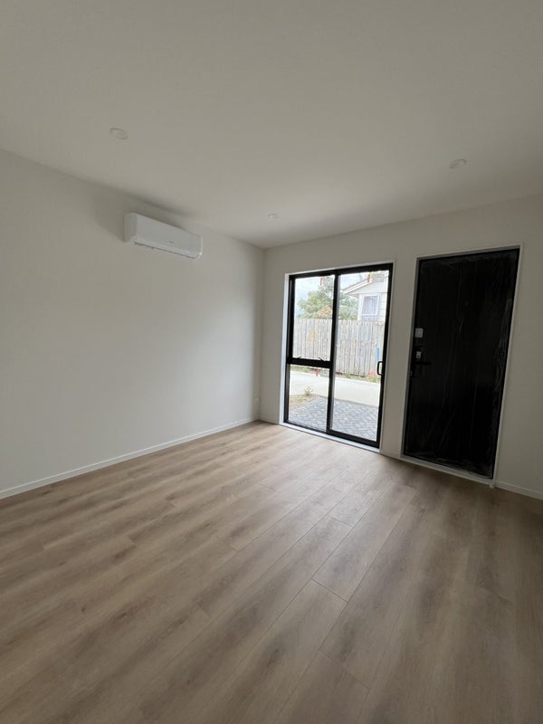 5 Calthorp Close, Favona, Auckland - Carousel 2