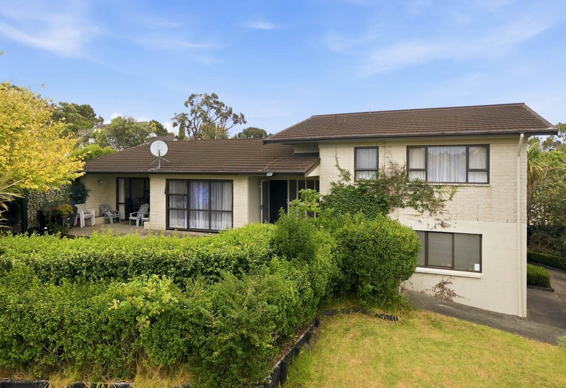 2 Lilian Place, Farm Cove, Auckland - Carousel 2