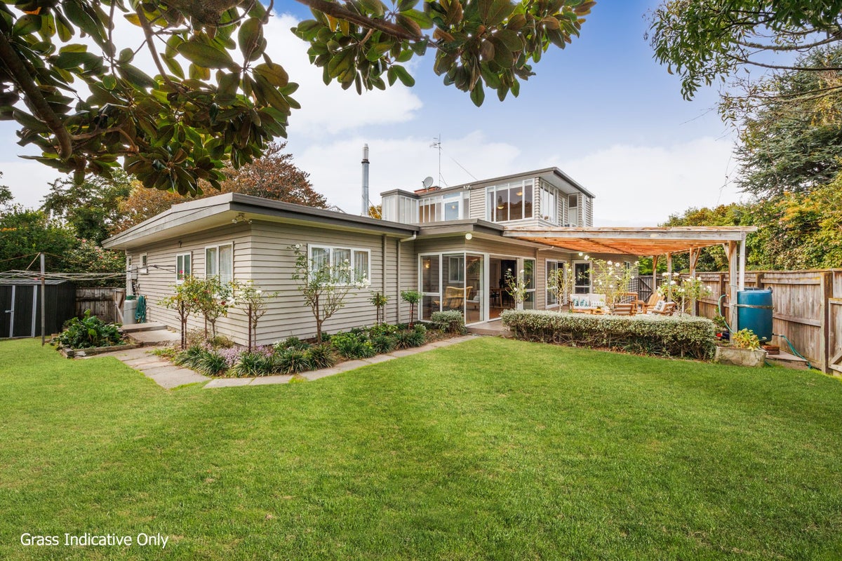 221B Victoria Avenue, Hokowhitu, Palmerston North - Carousel 1