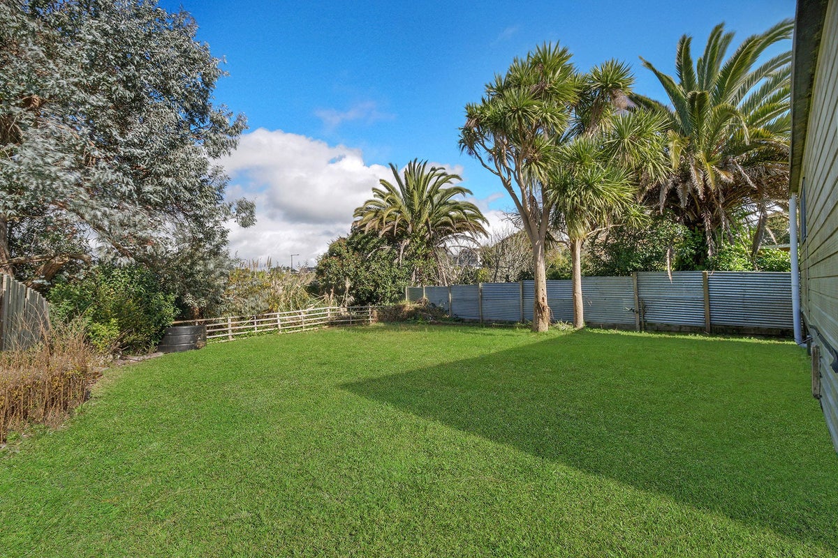 345 Main Road, Huapai, Kumeu - Carousel 17