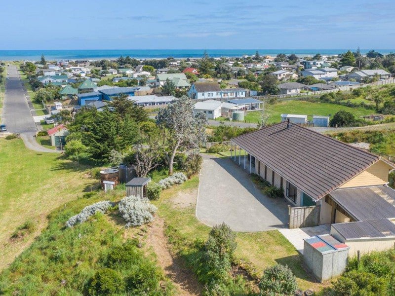 50 Hydrabad Drive, Waitarere Beach, Levin - Carousel 1
