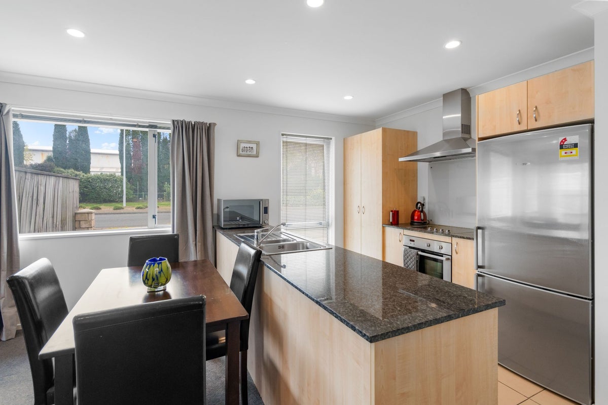 1/335 Main South Road, Hornby, Christchurch - Carousel 1