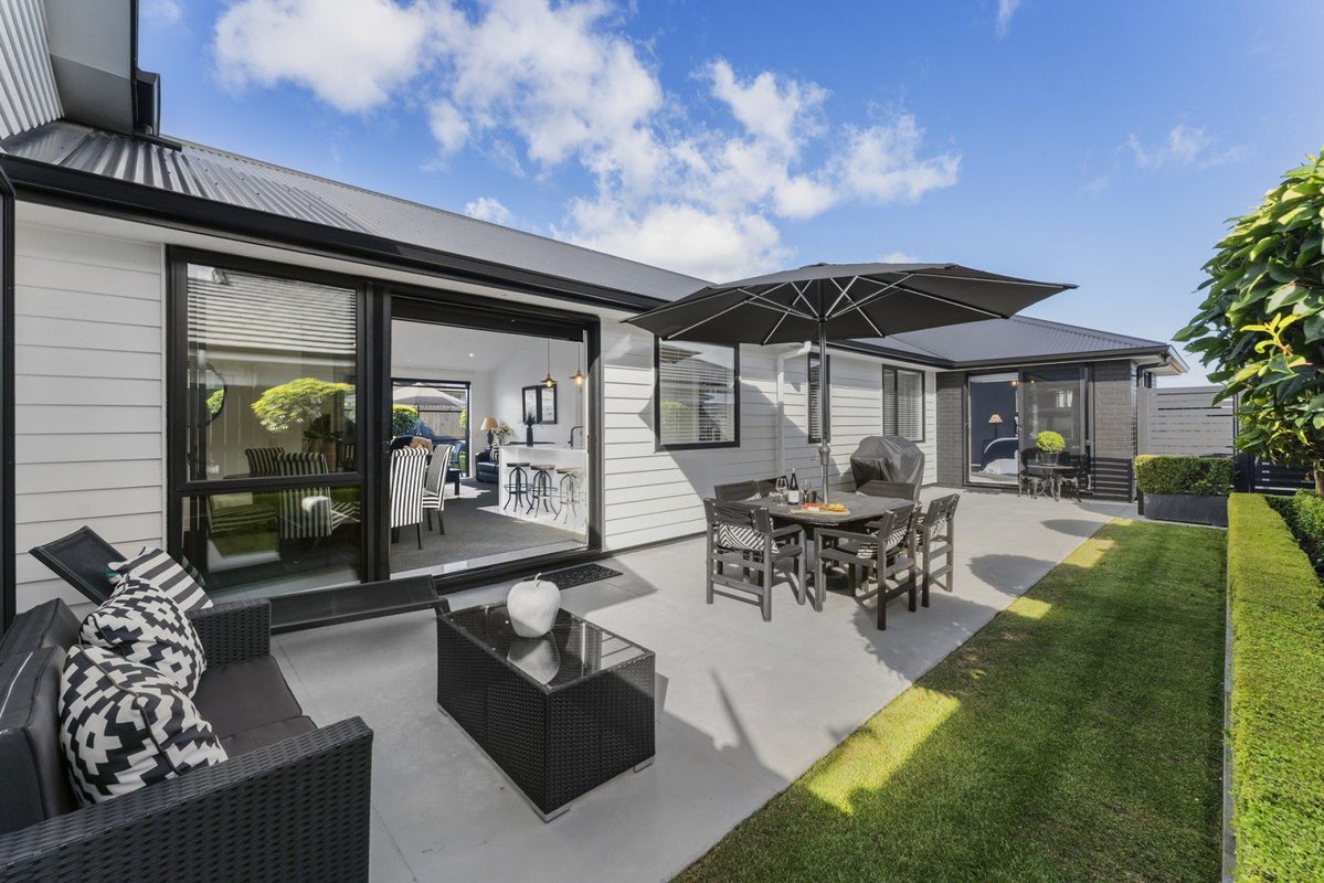 30 Hiria Crescent, Papamoa Beach, Papamoa - Carousel 2