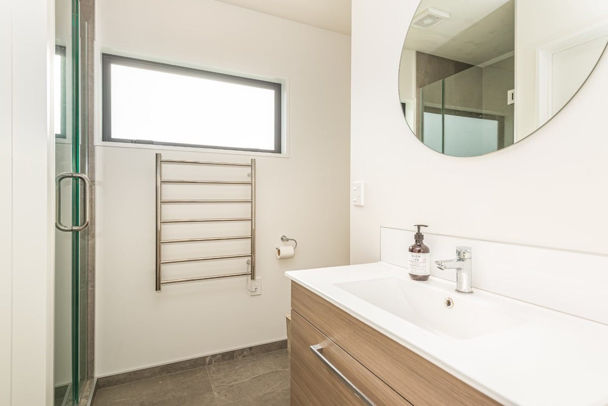 1/140 Leinster Road, Merivale, Christchurch - Carousel 11