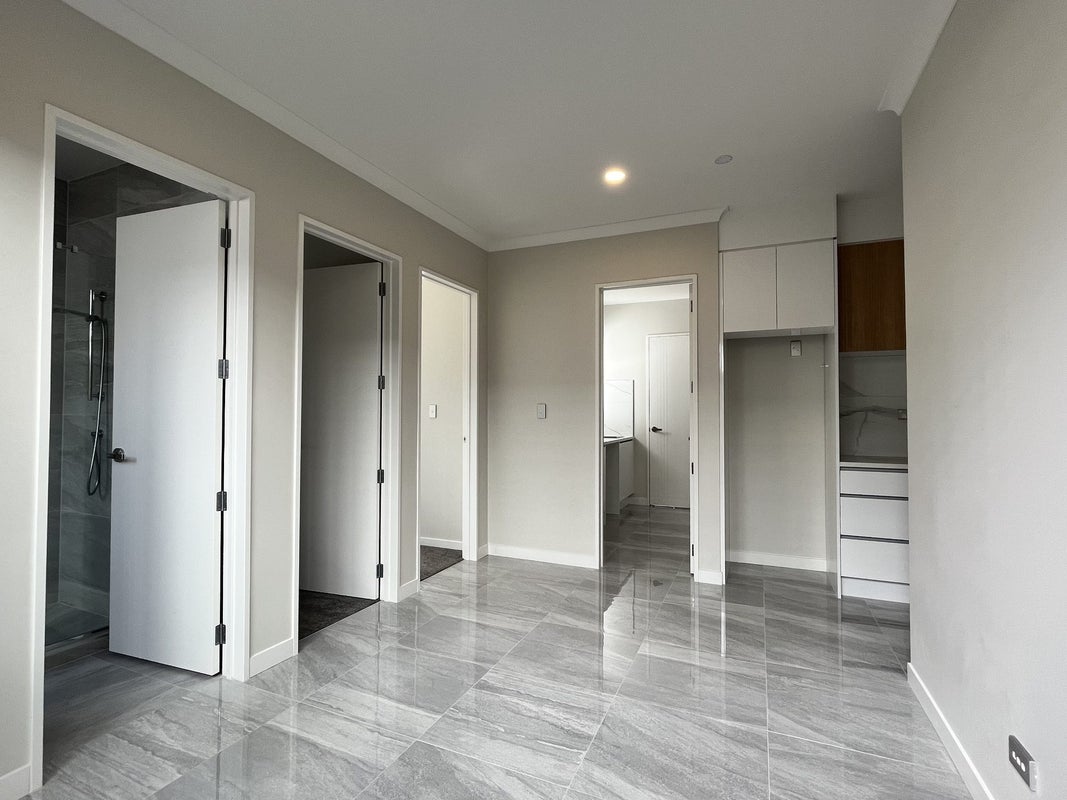 12 Drumaness Road, Flat Bush, Auckland - Carousel 1