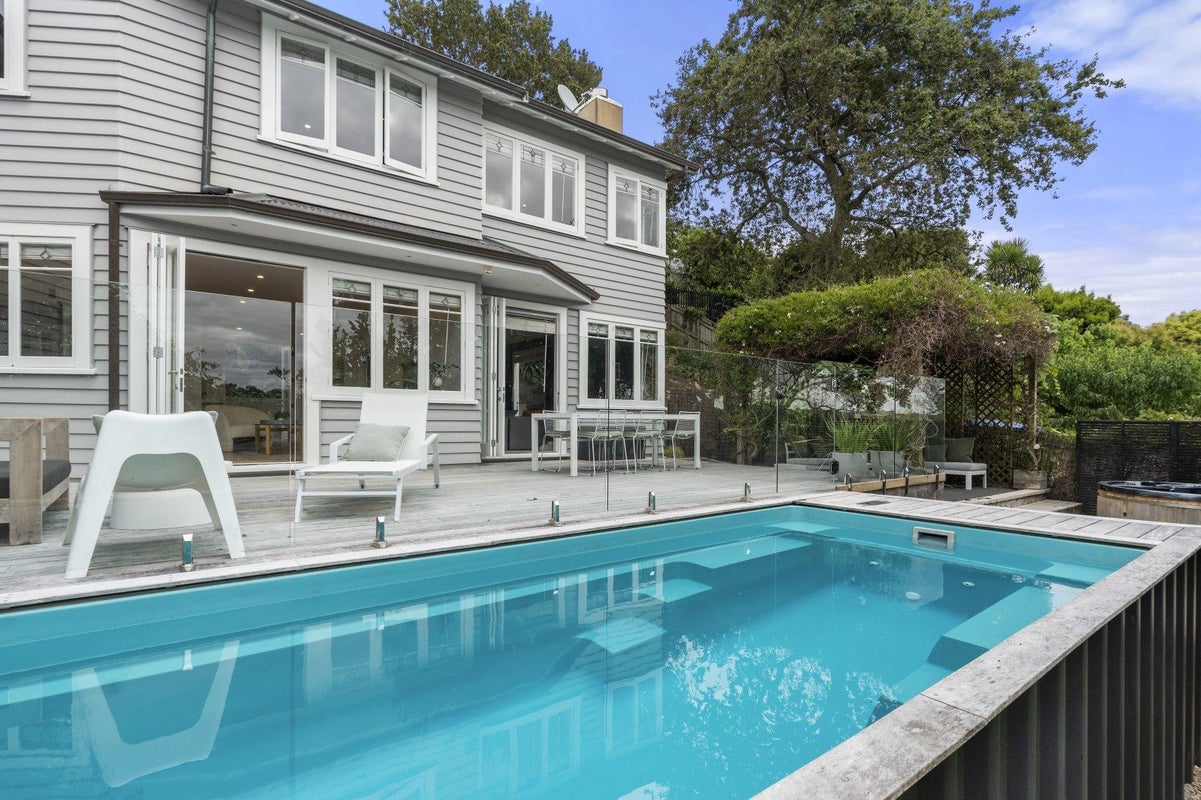 28A Waterview Road, Stanley Point, Auckland - Carousel 1