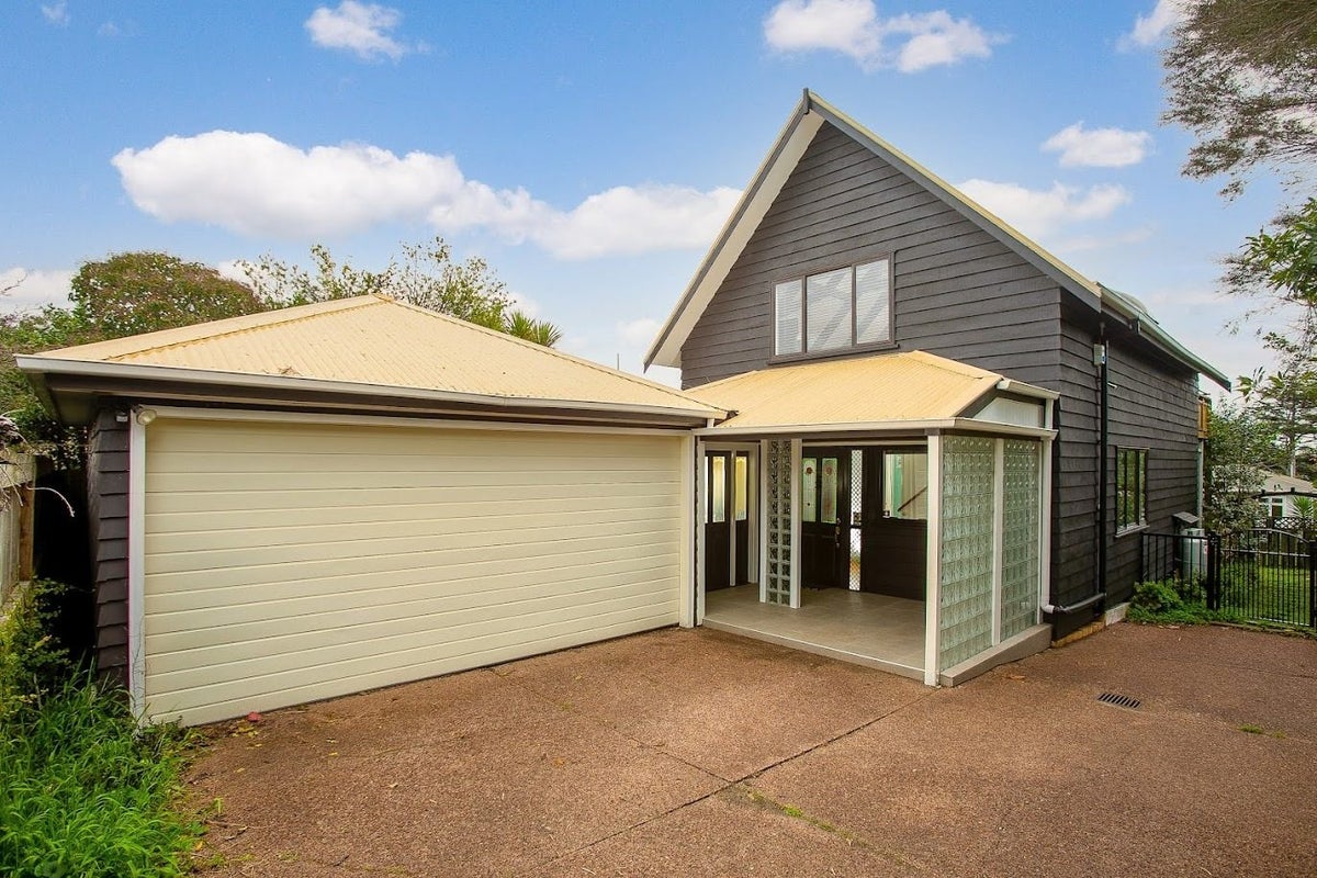 43A Formby Avenue, Point Chevalier, Auckland - Carousel 1