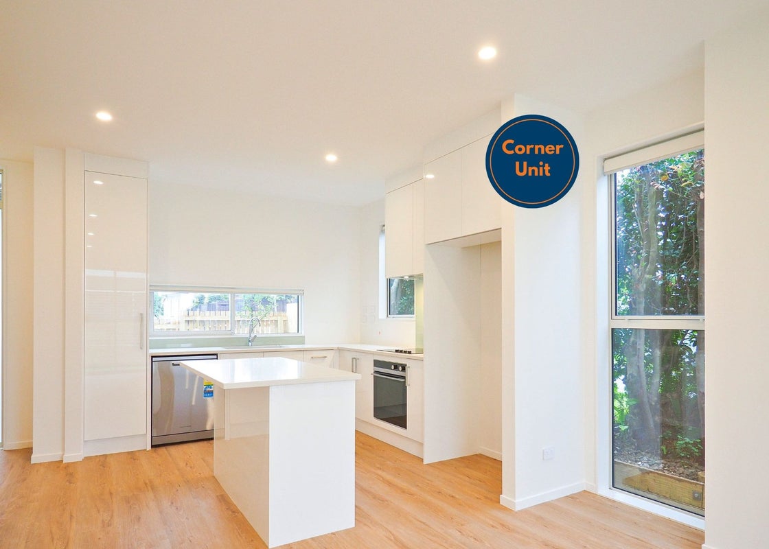 1/10 Tirimoana Road, Te Atatu South, Auckland - Carousel 1