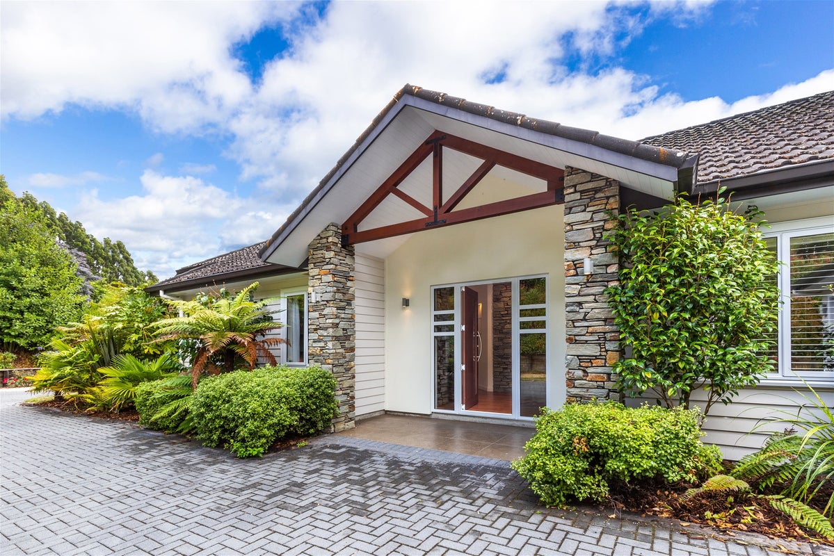 47 Ramsay Drive, Acacia Bay, Taupo - Carousel 1