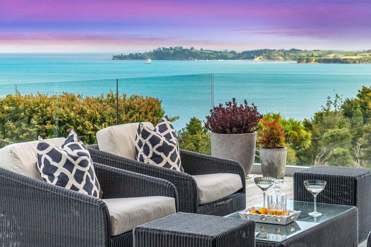 2 Puriri Place, Sandspit, Warkworth - Carousel 2