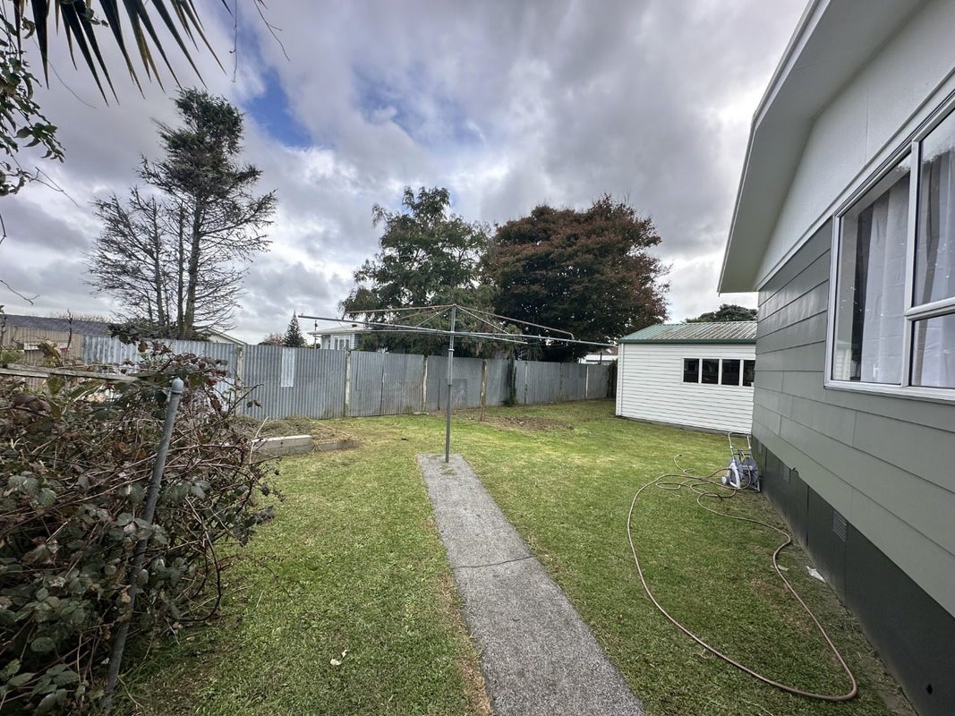 8 Citril Place, Red Hill, Papakura - Carousel 12