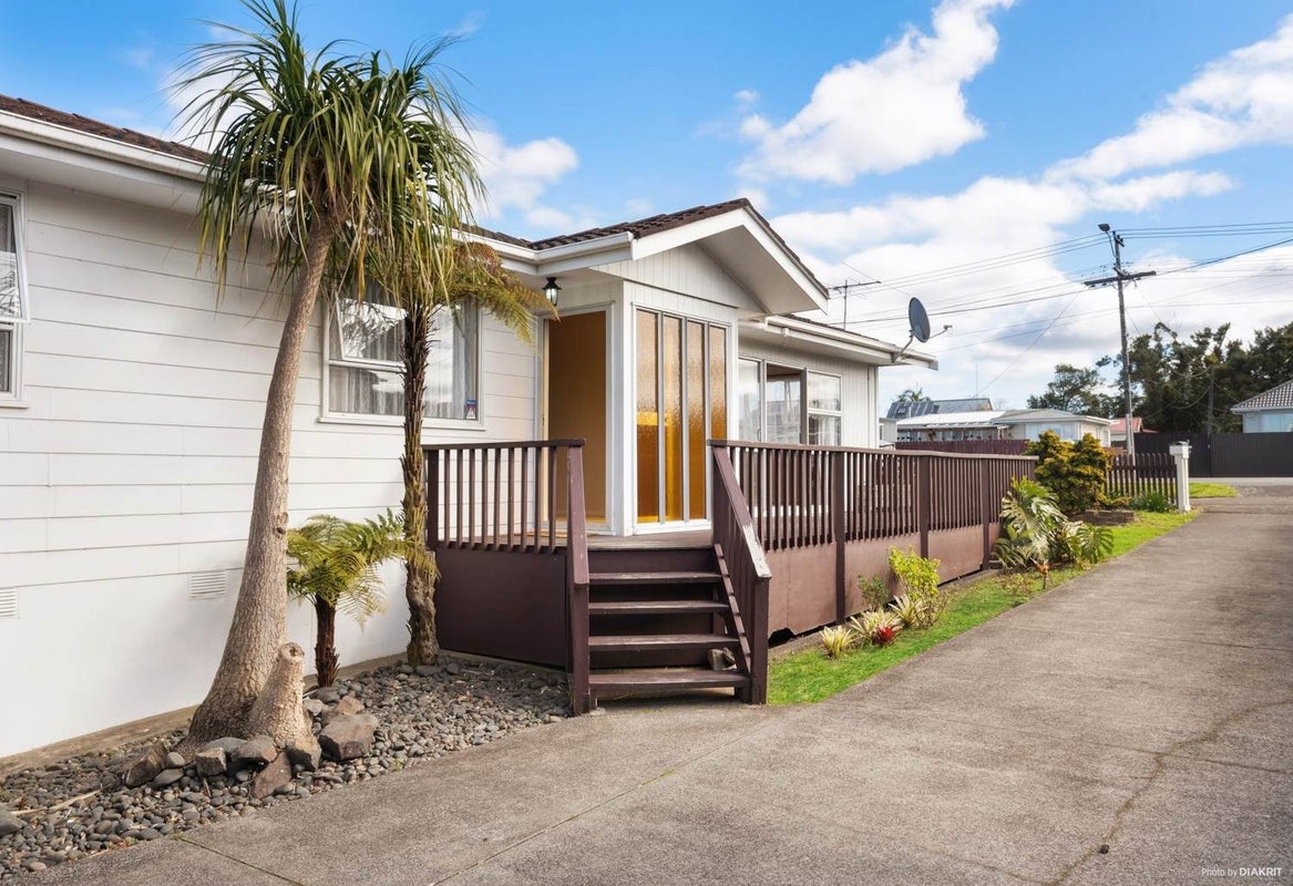 16 Forest Hill Road, Henderson, Auckland - Carousel 1