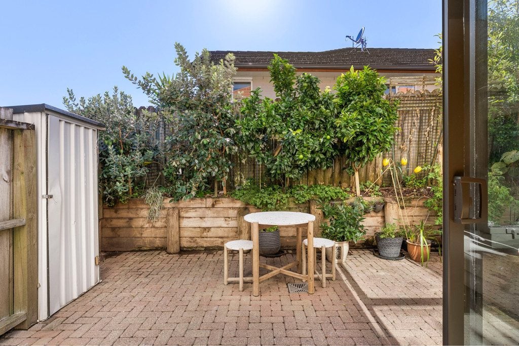 2/102 Greenhithe Road, Greenhithe, Auckland - Carousel 2