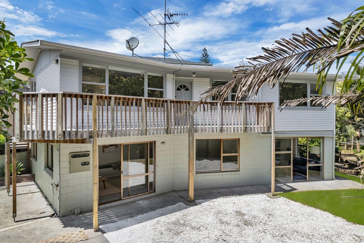 30 Glendene Avenue, Glendene, Auckland - Carousel 2