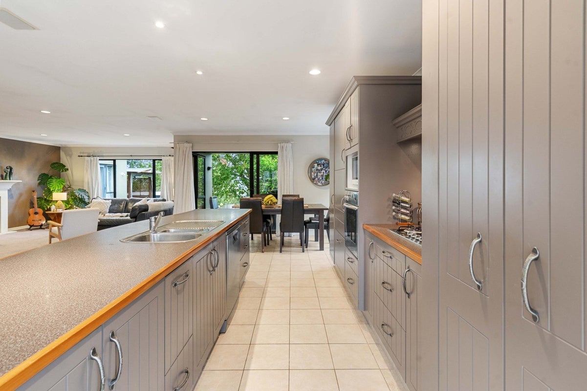 5 La Colina Place, Bethlehem, Tauranga - Carousel 1