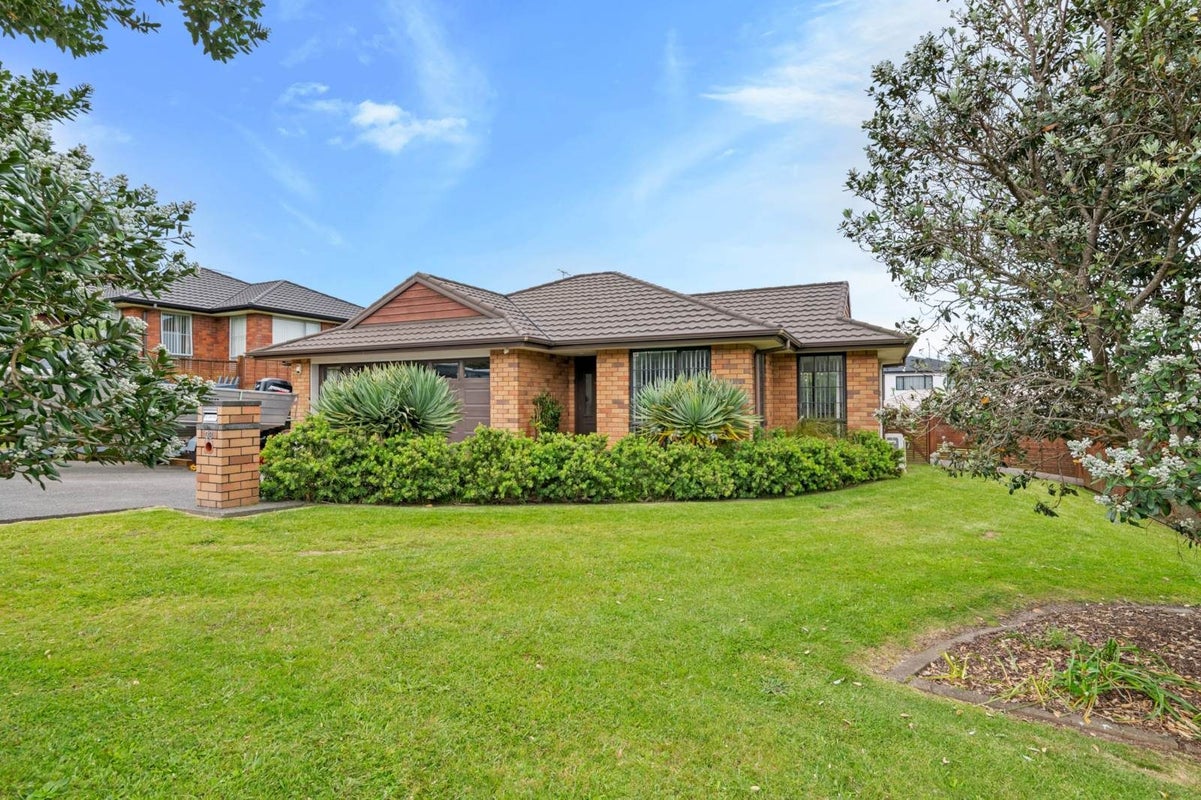 38 Nimstedt Avenue, Oteha, Auckland - Carousel 1