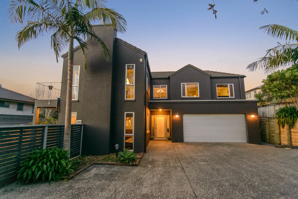 95 Mt Lebanon CREScent, The Gardens, Auckland - Carousel 1