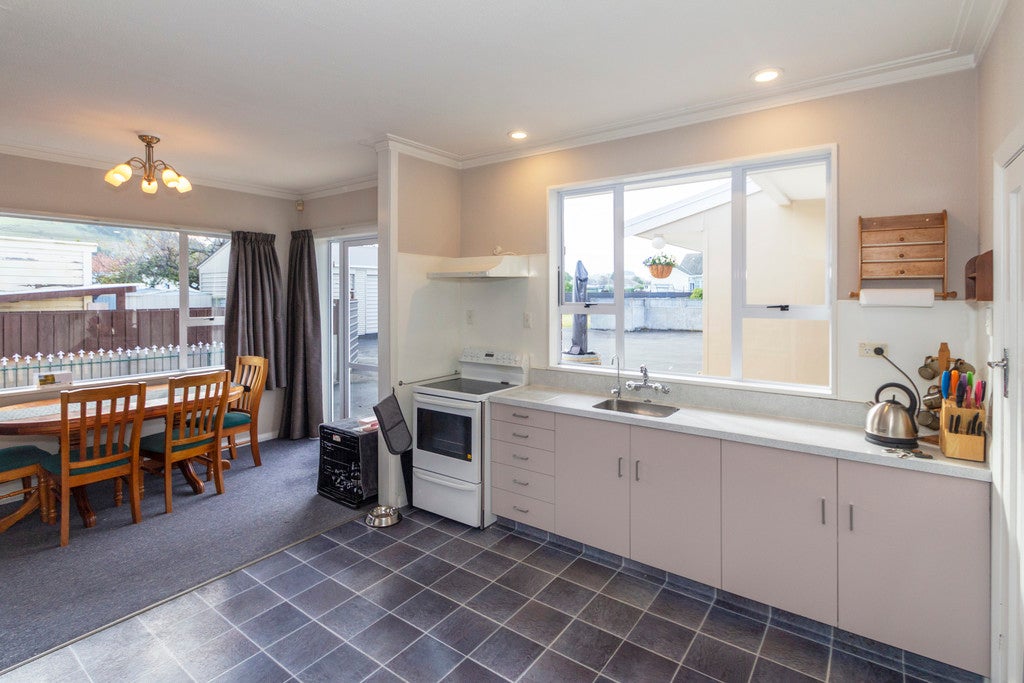 18 Frome Street, Oamaru North, Oamaru - Carousel 2