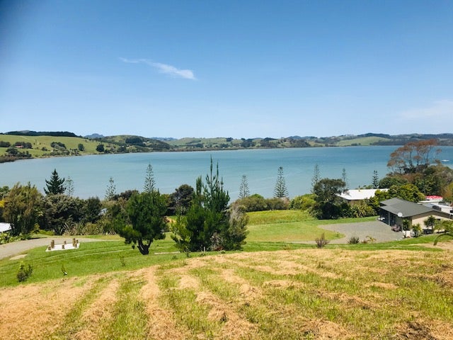 51 Peninsula Parade, Hihi, Mangonui - Carousel 1