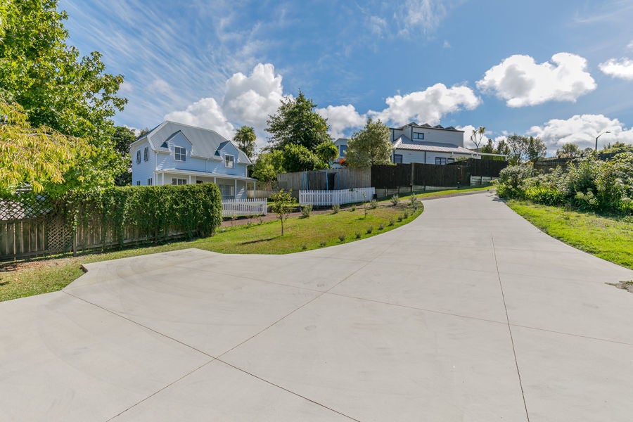 2/60 Centorian Drive, Windsor Park, Auckland - Carousel 2