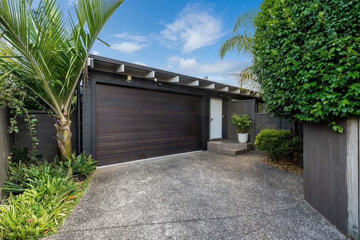 1/52 Norwood Road, Bayswater, Auckland - Carousel 2