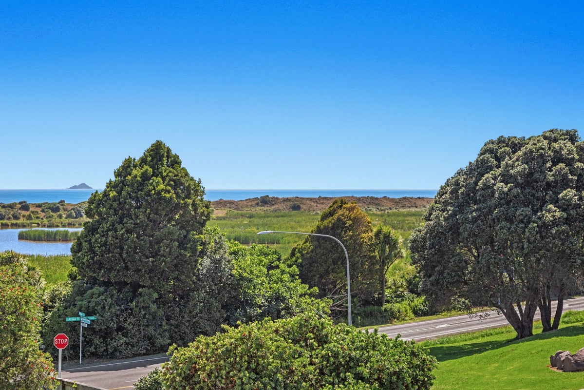 2 Saint John Street, MATATA, WHAKATANE - Carousel 1