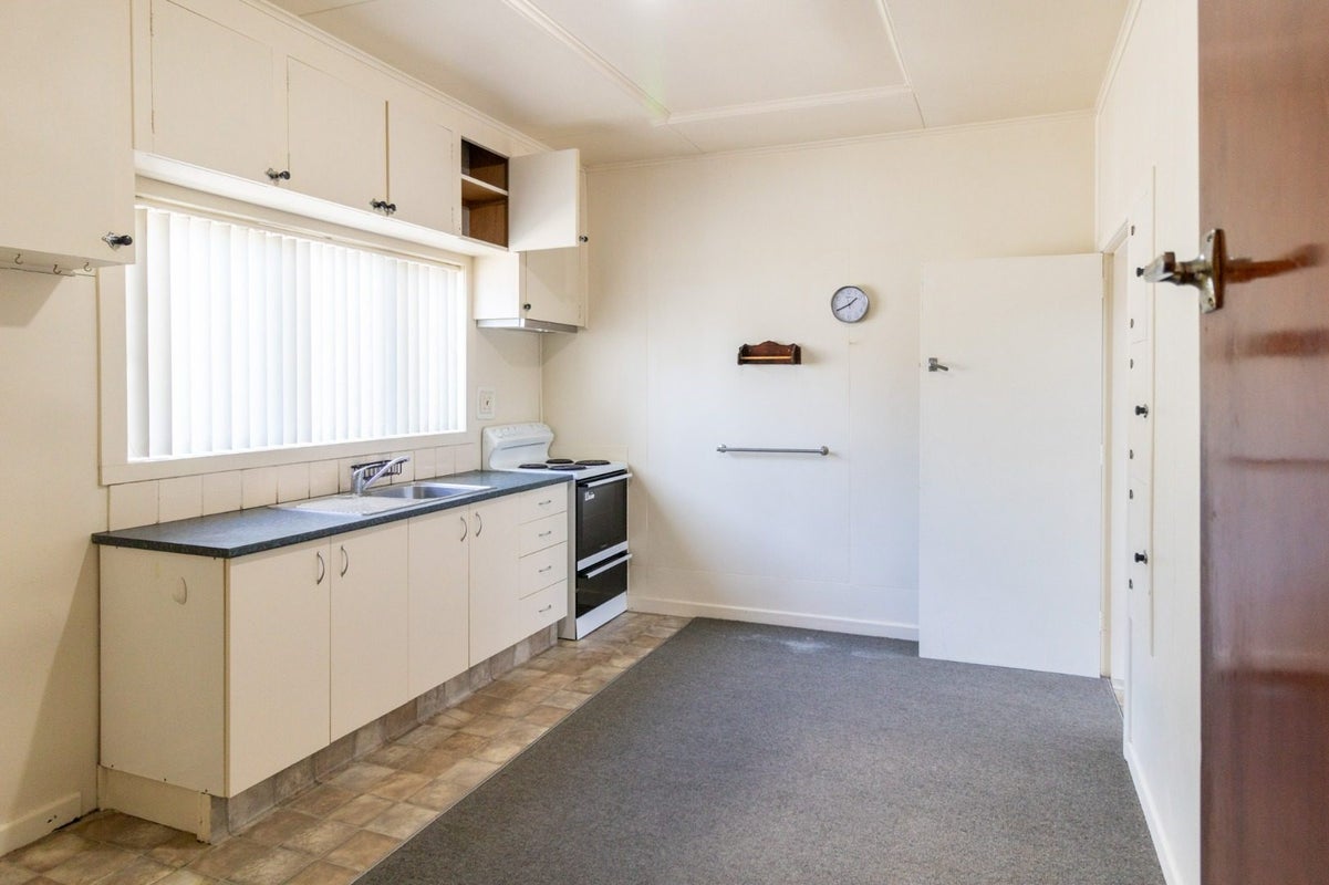 534 Tay Street, Hawthorndale, Invercargill - Carousel 1