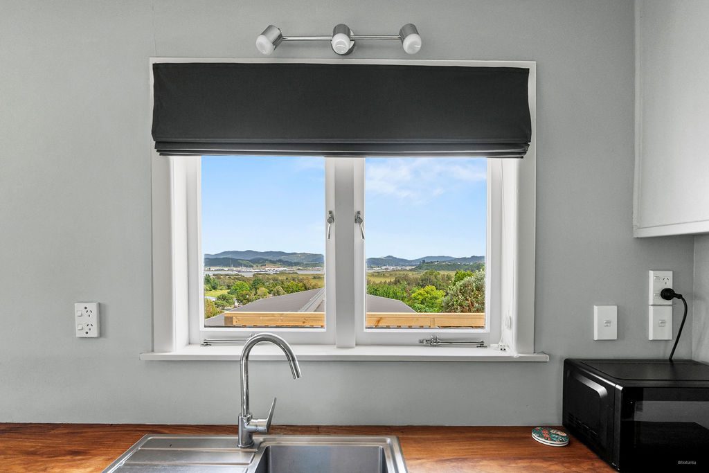 2 Handforth Street, Onerahi, Whangarei - Carousel 18