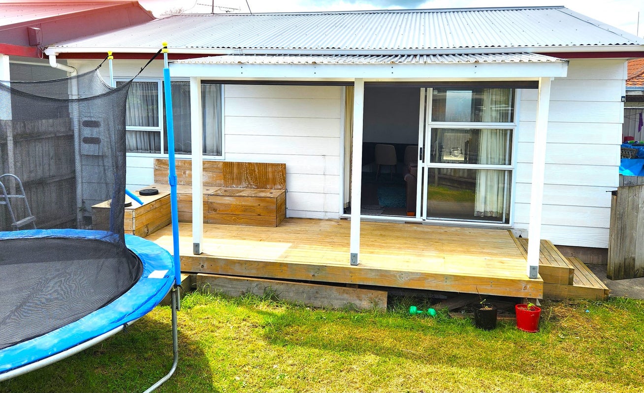 5/8 Onslow Road, Papakura, Auckland - Carousel 1