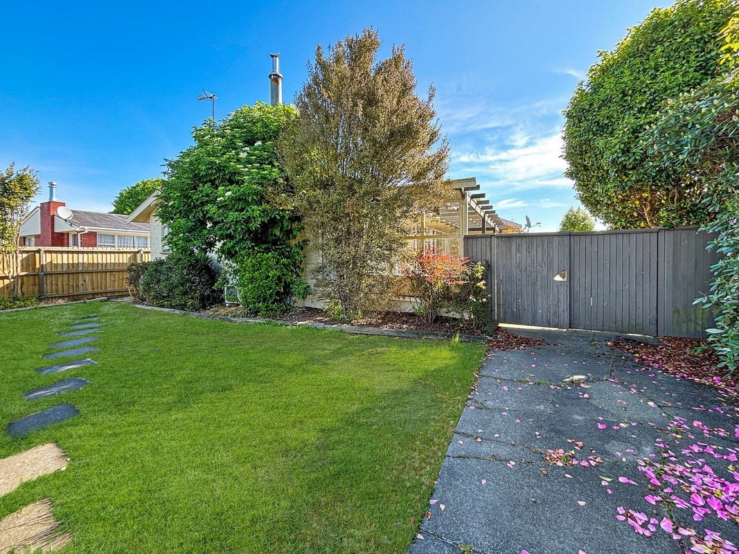 5 Brookby Crescent, Avonhead, Christchurch - Carousel 2