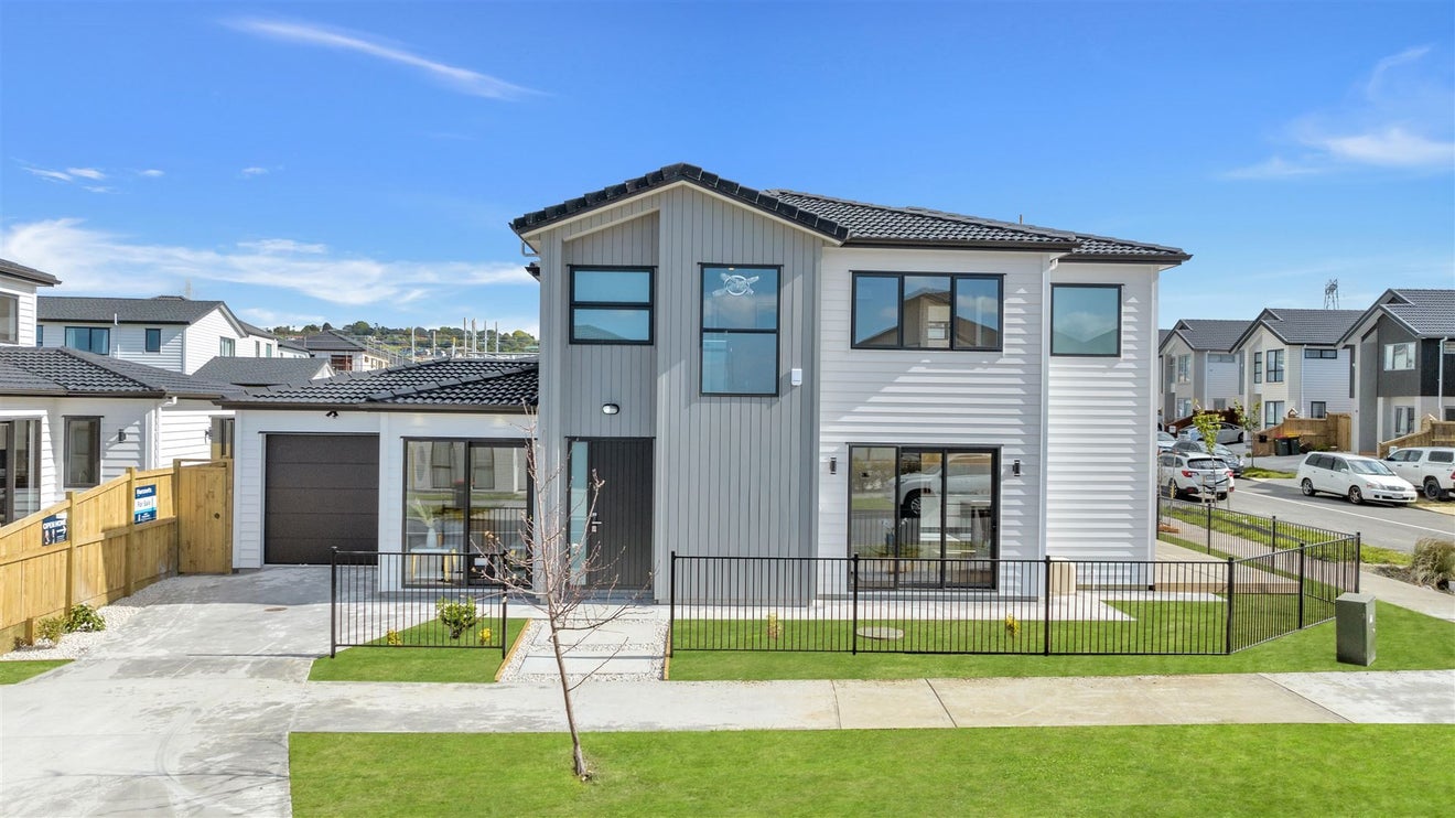 57 Ksenia Drive, Flat Bush, Auckland - Carousel 1
