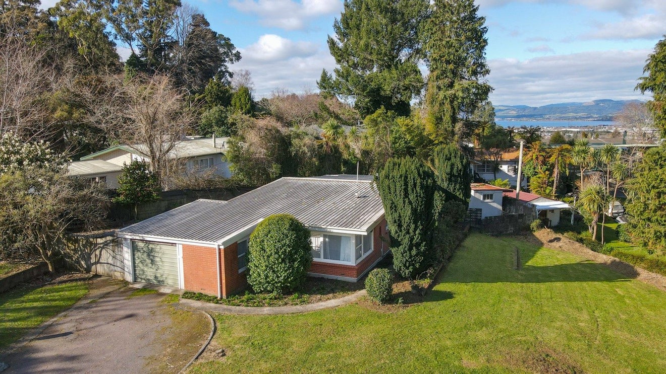 1 Russell Crescent, Western Heights, Rotorua - Carousel 2