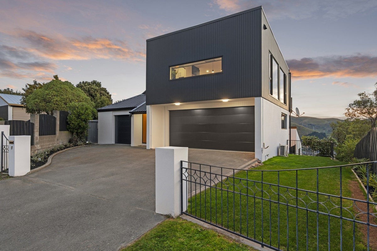 17 Brigid Place, Mount Pleasant, Christchurch - Carousel 1