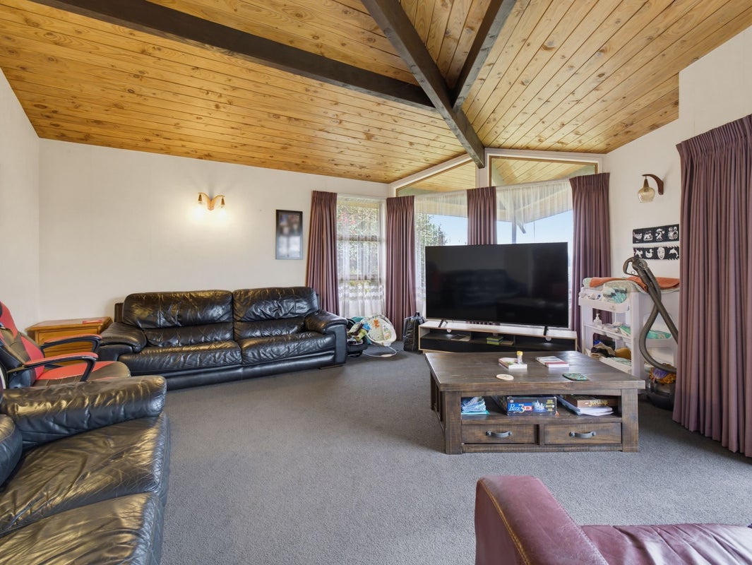 17 Burton Place, Owhata, Rotorua - Carousel 2