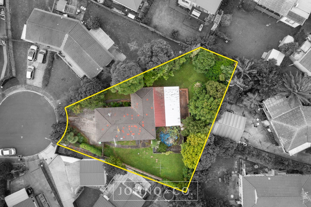 8 Ronald Algie Place, Saint Johns, Auckland - Carousel 2