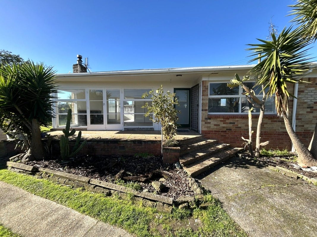 6 Dolphin Street, Pakuranga, Auckland - Carousel 1