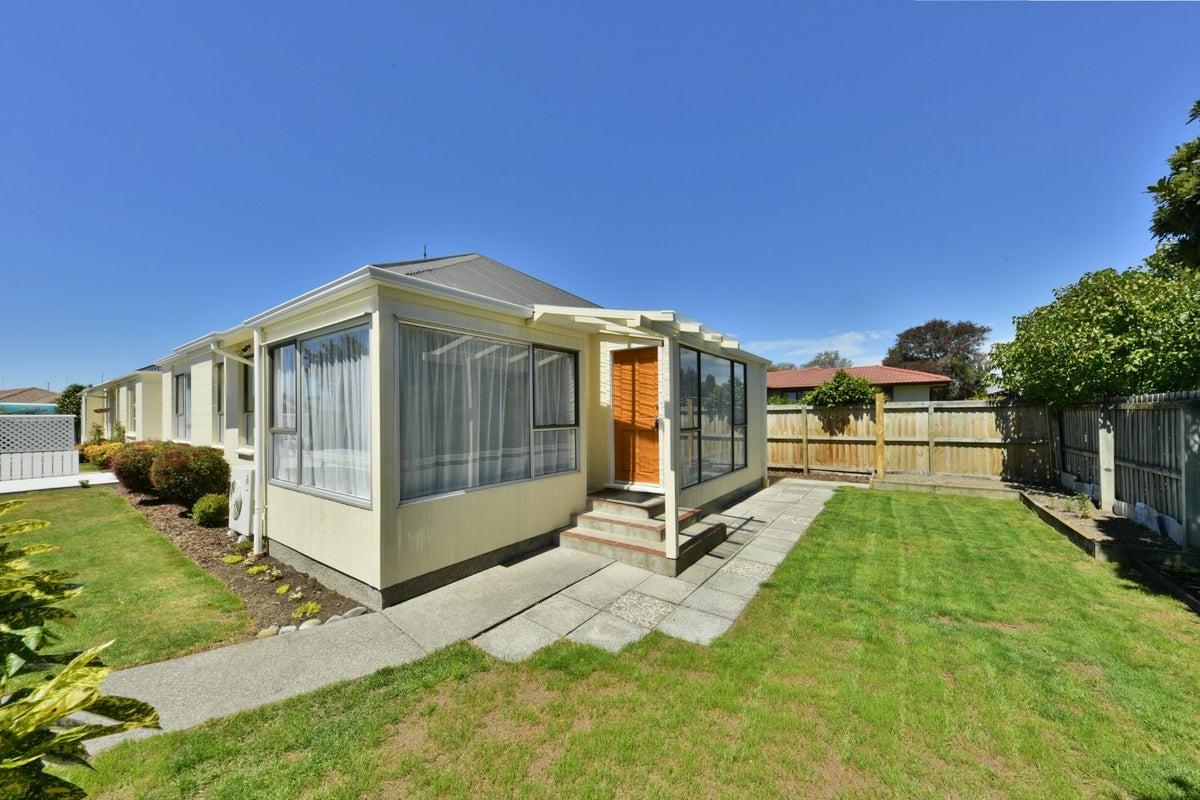 2/16 Mulberry Place, Redwood, Christchurch - Carousel 2