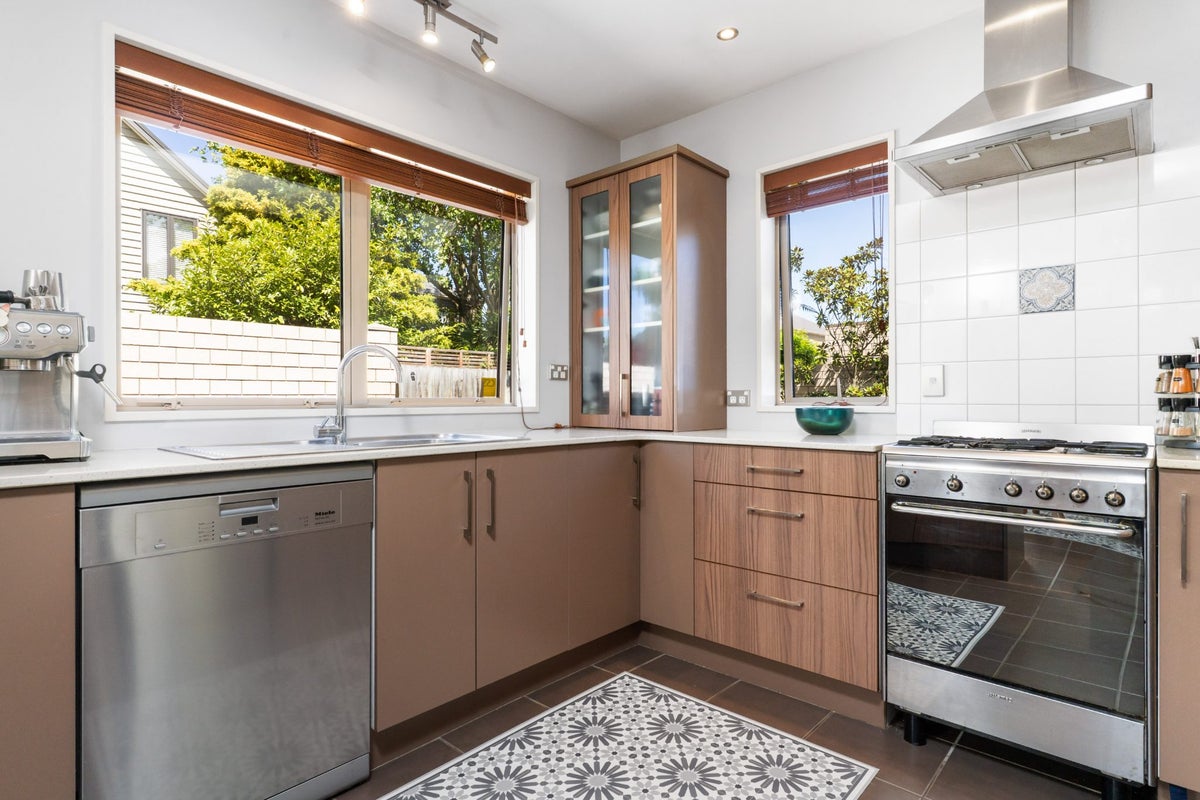4 Fieldstone Lane, Spreydon, Christchurch - Carousel 2