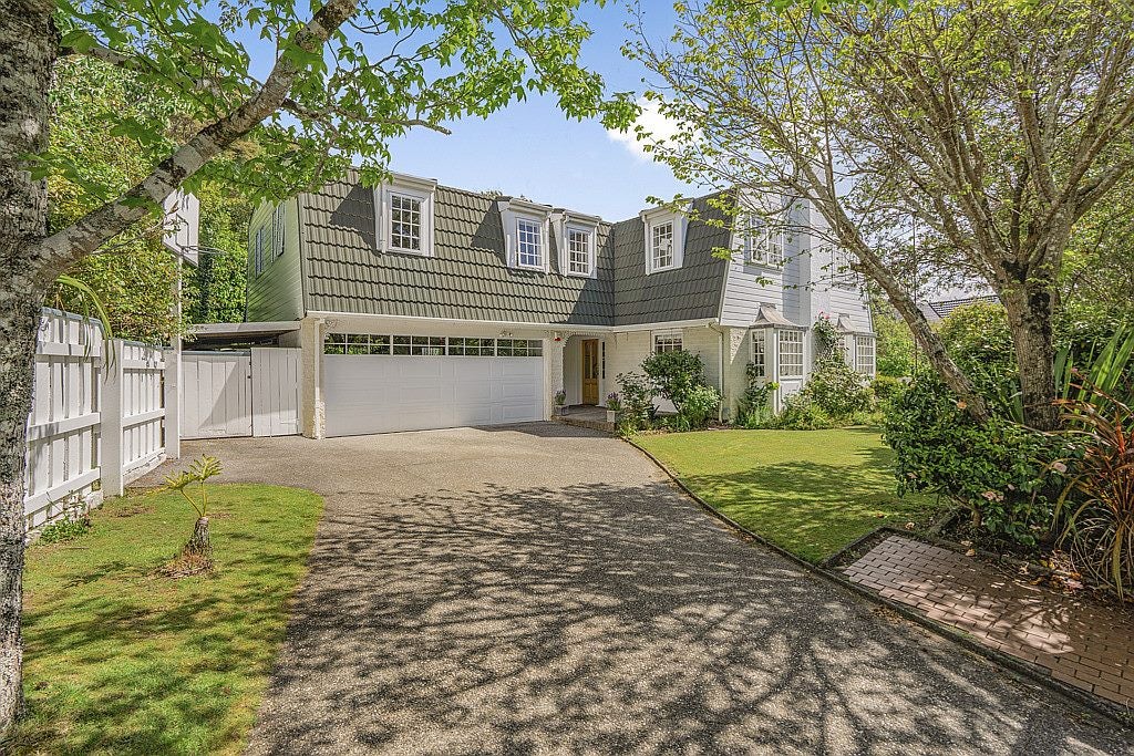 70 Chatsworth Road, Silverstream, Upper Hutt - Carousel 1