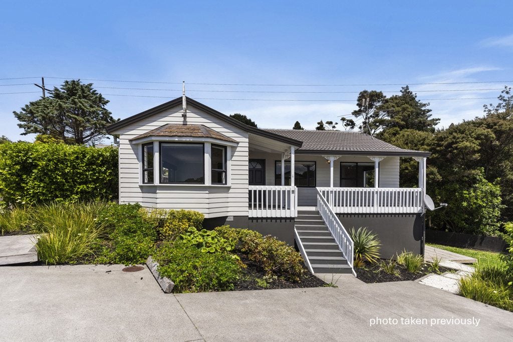 42 Anne McLean Drive, Bayview, Auckland - Carousel 1