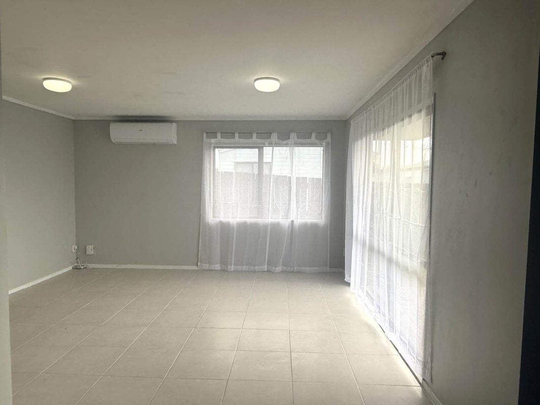 1/19 Oratu Place, Manurewa, Auckland - Carousel 2