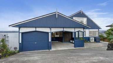 43 Hadfield Street, Beach Haven, Auckland - Carousel 1