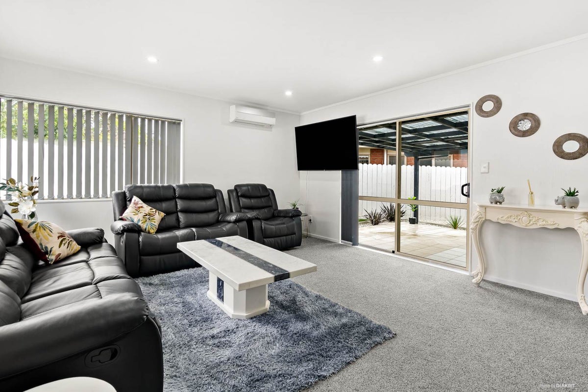 2/34 Aspiring Avenue, Clover Park, Auckland - Carousel 2
